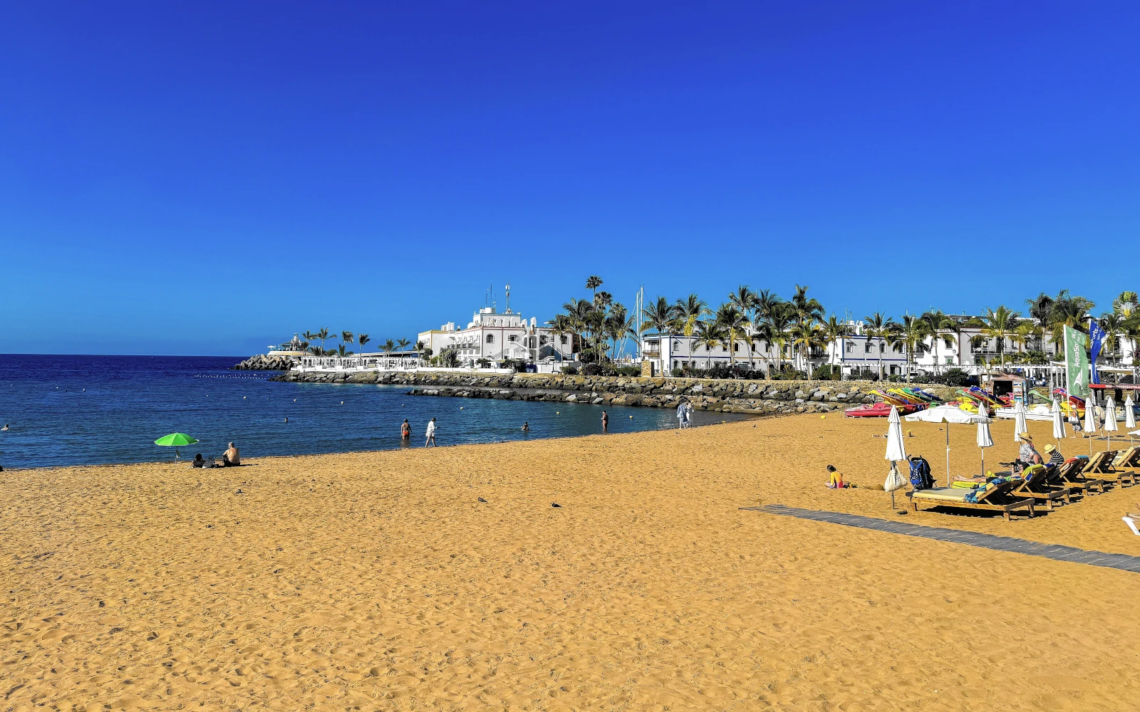 Familienfreundlicher Strand in Puerto de Mogan auf Gran Canaria